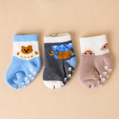 Carter’s Baby Socks – Pack of 3 | 0–6 Months